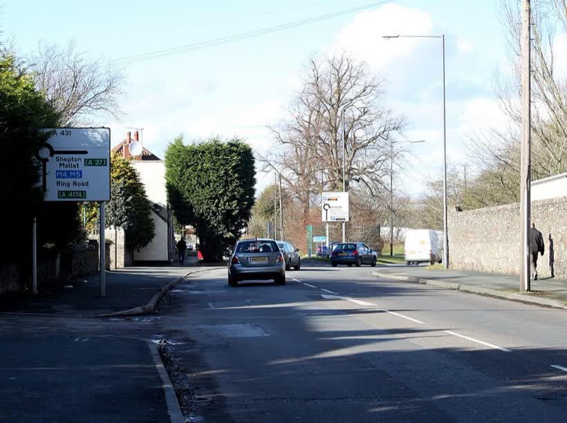 2011 : A431 Bath Road looking north west, close to the Aldi on Bath Road, Bristol