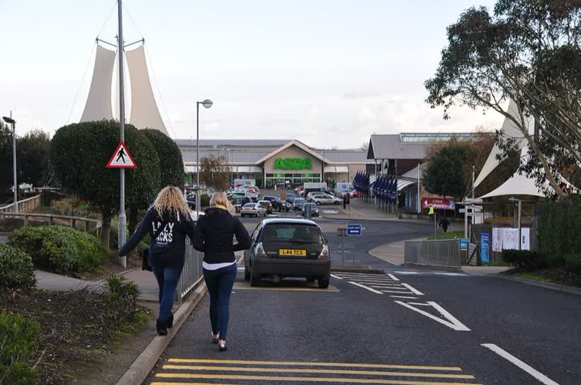 Bideford : Atlantic Village, close to the Aldi on Atlantic Park Way, Bideford